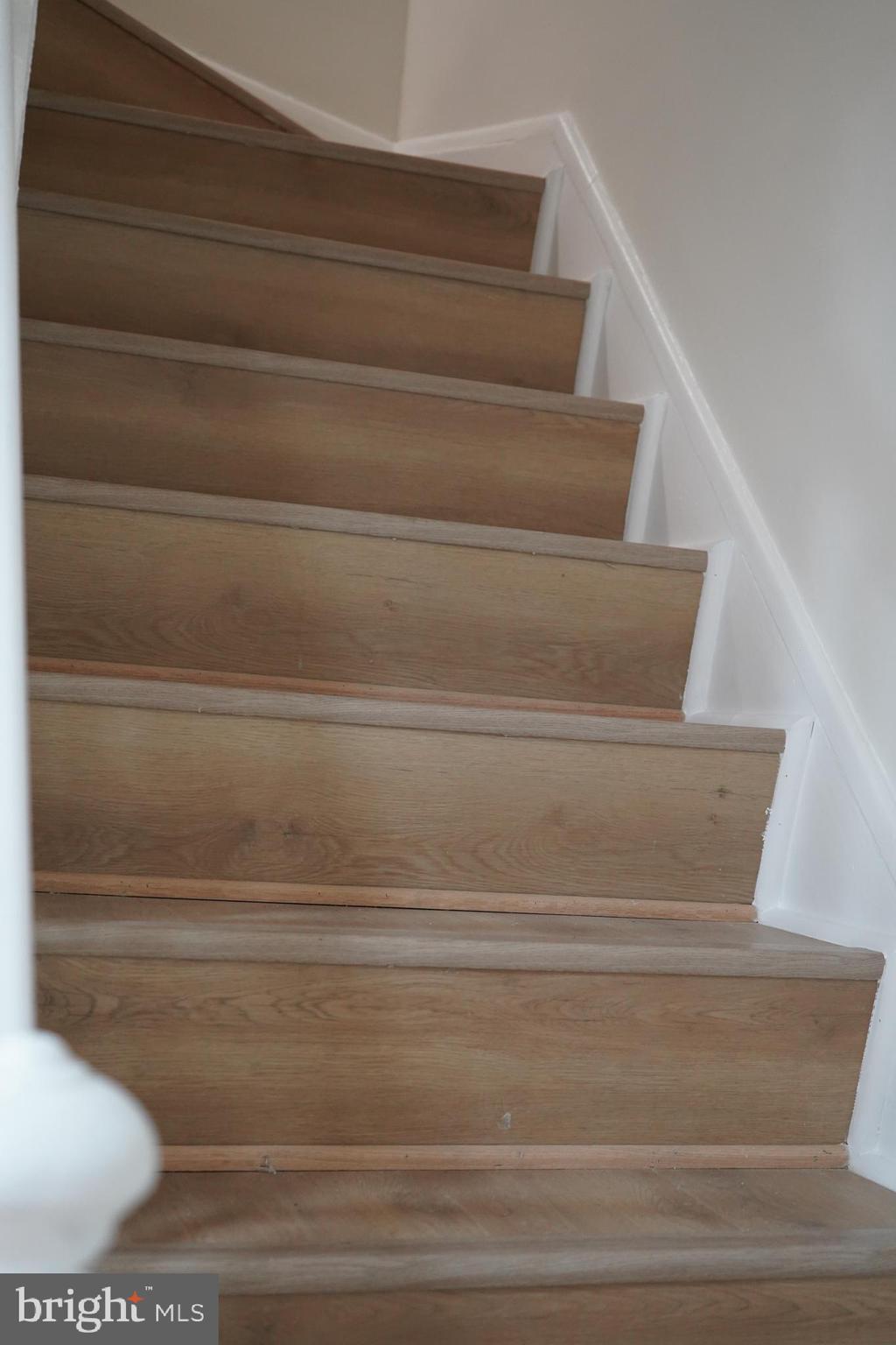 40 Upmanor Road Baltimore, MD 21229 - Photo 23 of 50 upstairs steps