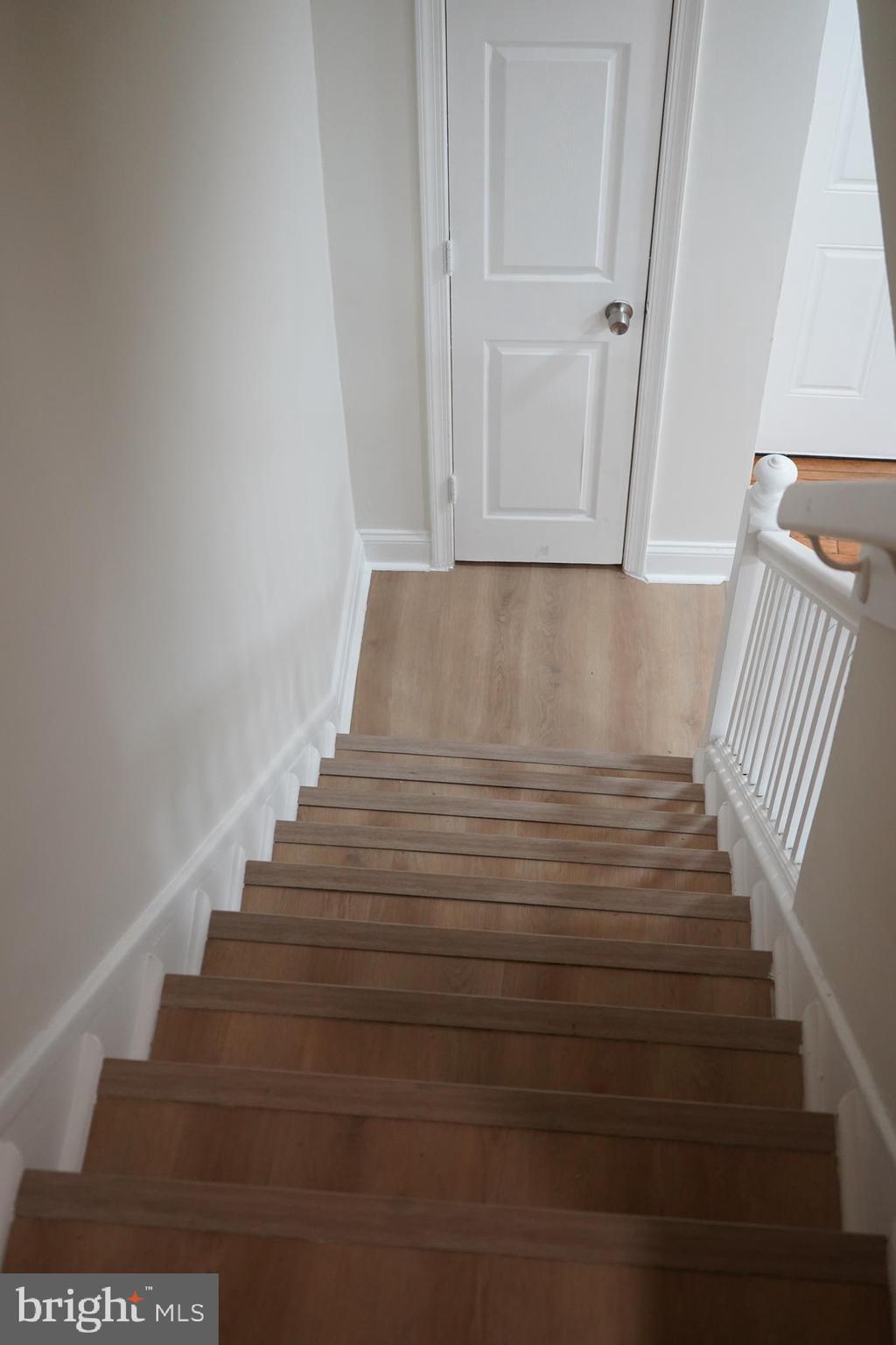 40 Upmanor Road Baltimore, MD 21229 - Photo 24 of 50 Upstairs step1