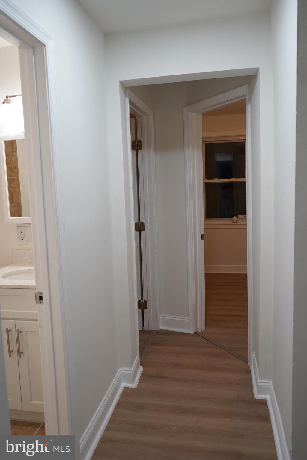 40 Upmanor Road Baltimore, MD 21229 - Photo 29 of 50 upstairs hallway