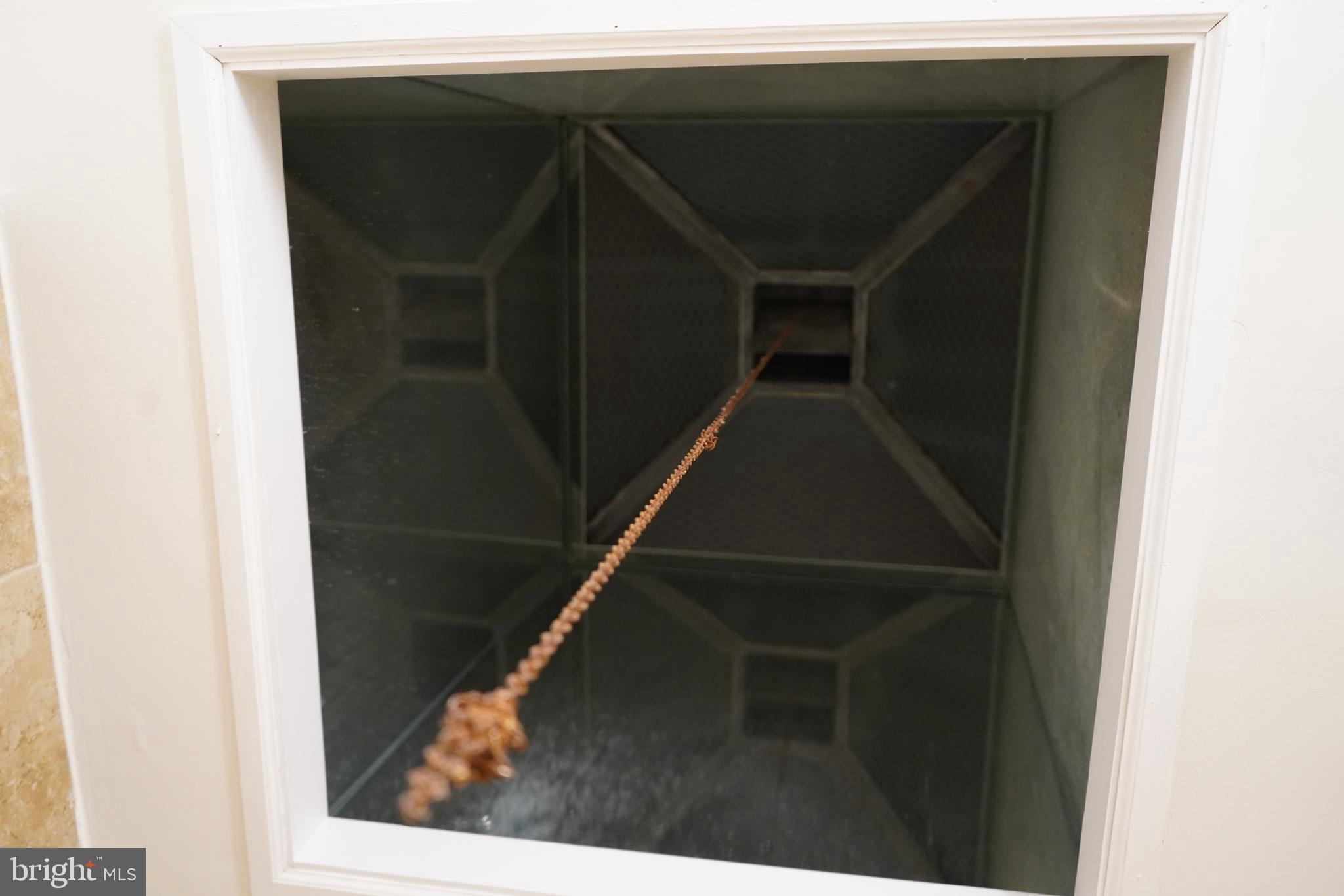 40 Upmanor Road Baltimore, MD 21229 - Photo 30 of 50 Main Bathroom skylight