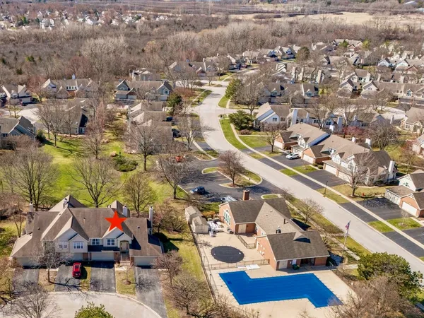 $315,000 | 30-w002 Willow Court, Warrenville, IL 60555
