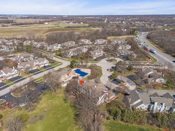 $315,000 | 30-w002 Willow Court, Warrenville, IL 60555