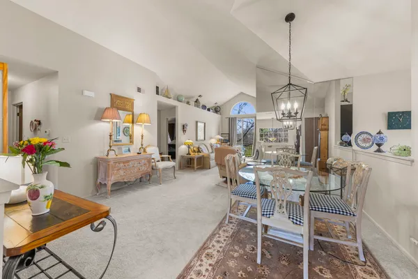 $315,000 | 30-w002 Willow Court, Warrenville, IL 60555