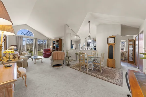 $315,000 | 30-w002 Willow Court, Warrenville, IL 60555