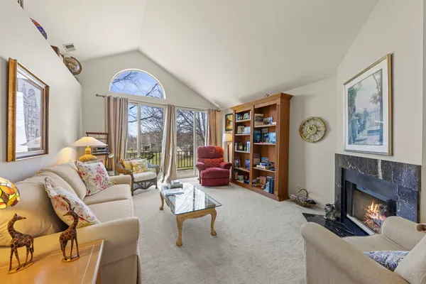 $315,000 | 30-w002 Willow Court, Warrenville, IL 60555