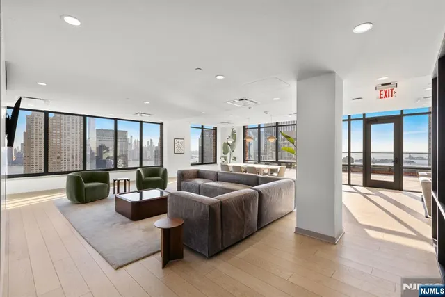 $1,898,000 | 155 Bay Street, Unit 808, Jersey City, NJ 07302