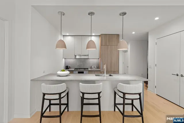 $1,898,000 | 155 Bay Street, Unit 808, Jersey City, NJ 07302