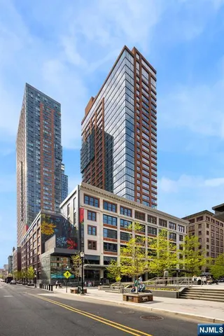 $1,898,000 | 155 Bay Street, Unit 808, Jersey City, NJ 07302