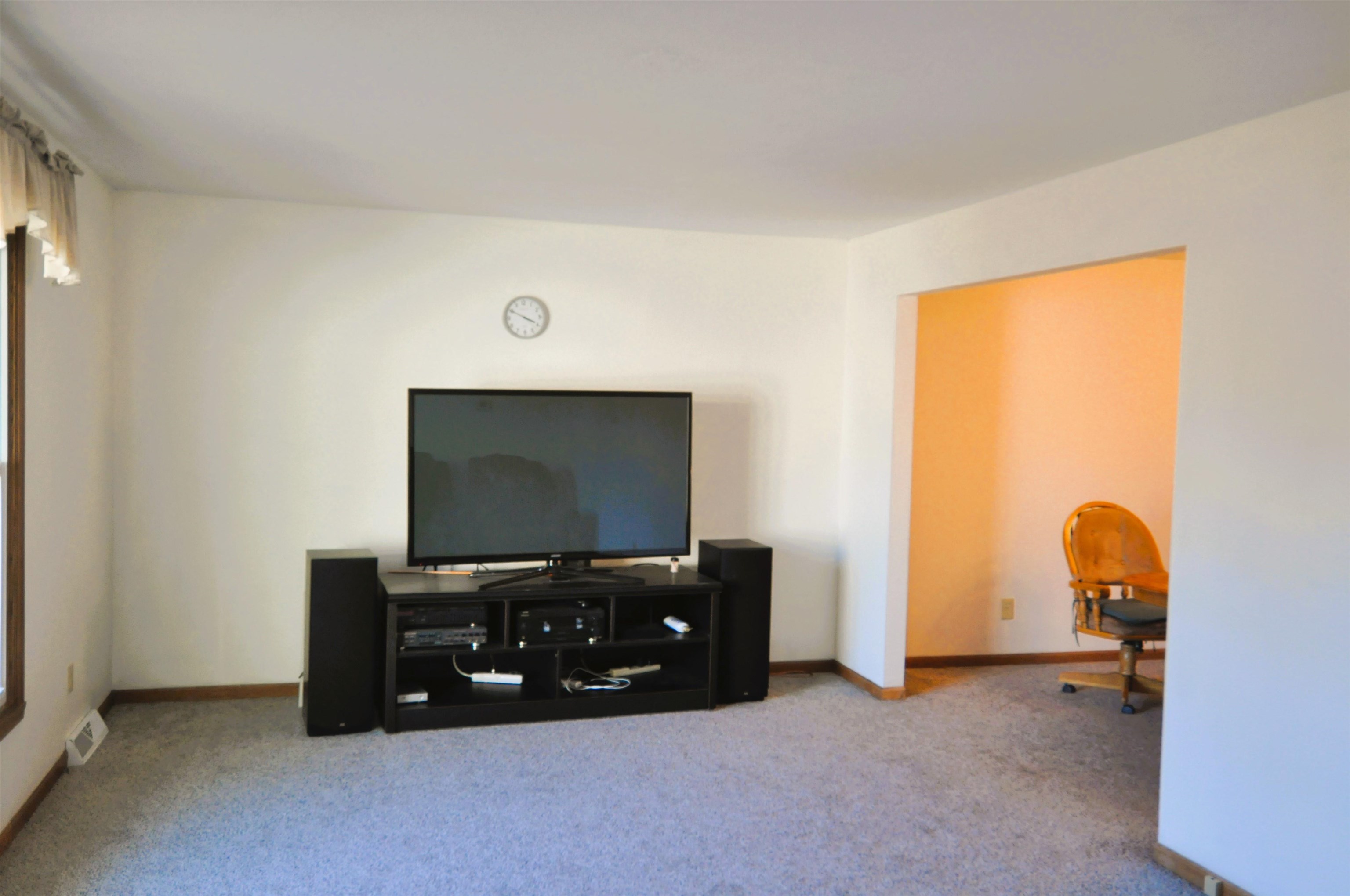 6356 Upper Ridge Way Roscoe, IL 61073 - Photo 3 of 23 Gallery Image 3
