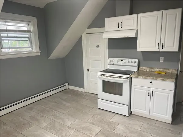 $1,700 | 9 Sprague Avenue, Unit 3, Cranston, RI 02910