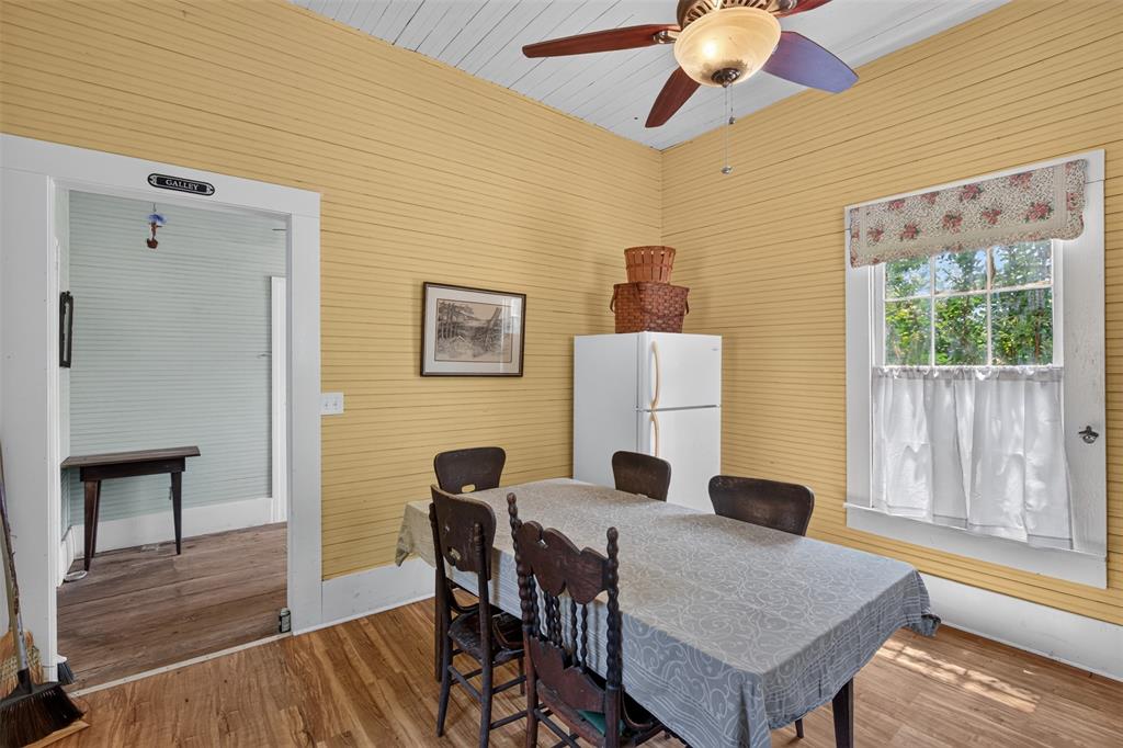 3470 State Rte 531 Dubberly, LA 71024 - Photo 21 of 34 Wood-finish flooring with horizontal wall paneling