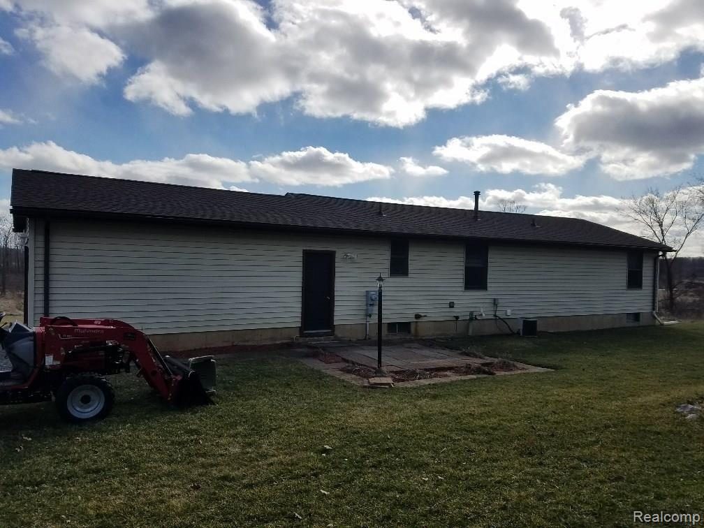 4990 Milett Road Fowlerville, MI 48836 - Photo 2 of 32