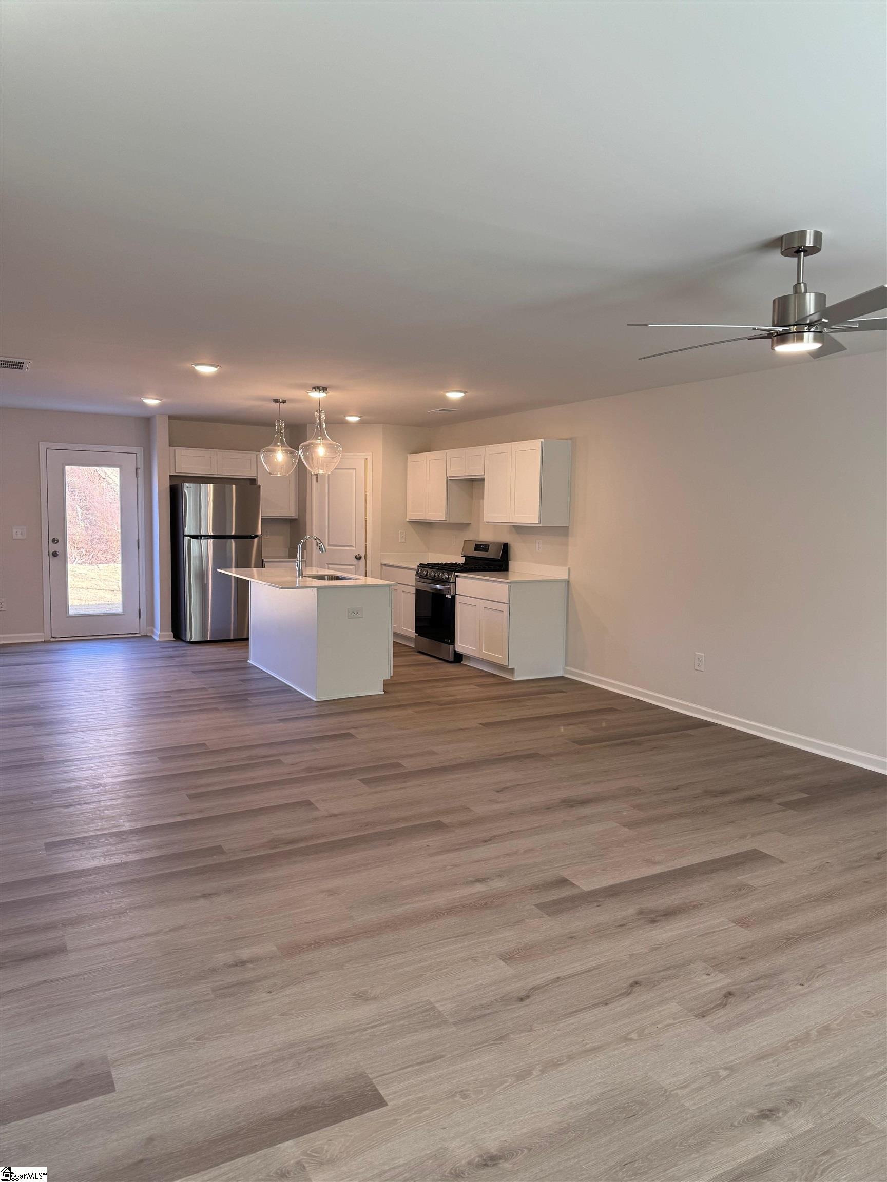 322 Stonyway Lane Easley, SC 29640 - Photo 2 of 23