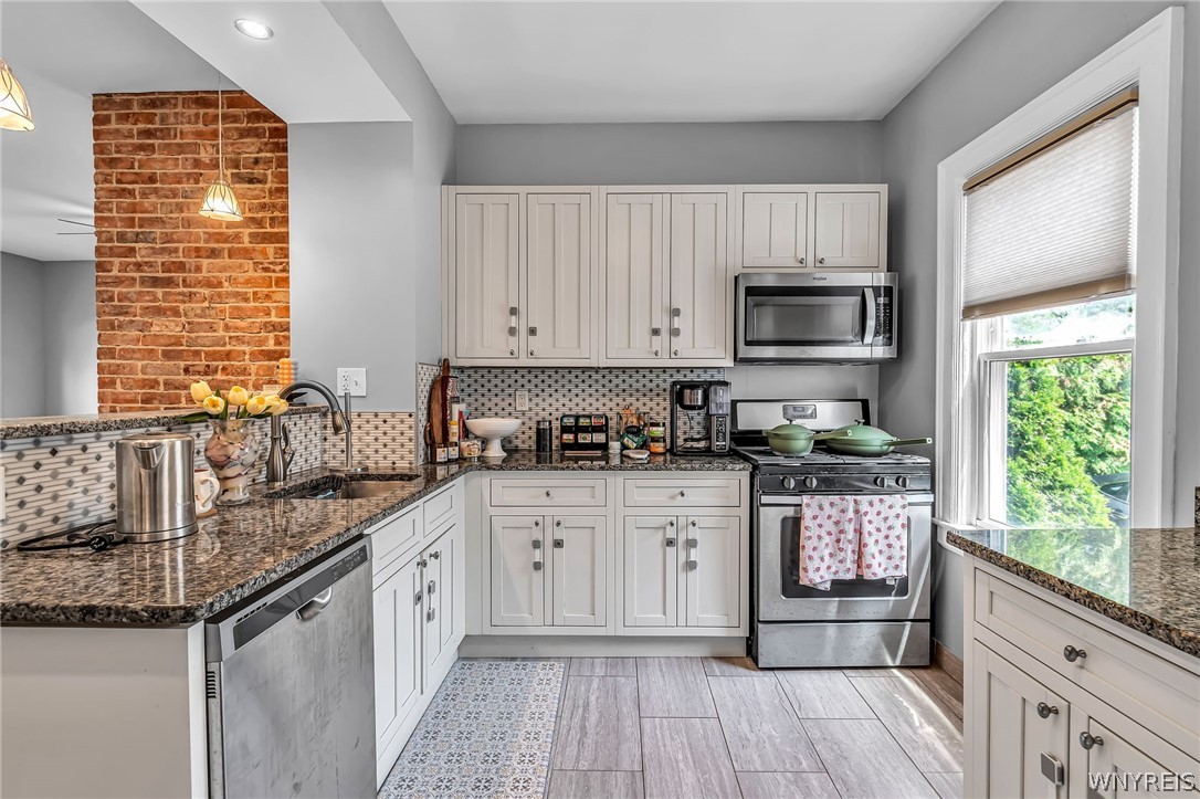 11 15th Street Buffalo, NY 14213 - Photo 11 of 35 Lower - kitchen has been renovated and is in great shape!