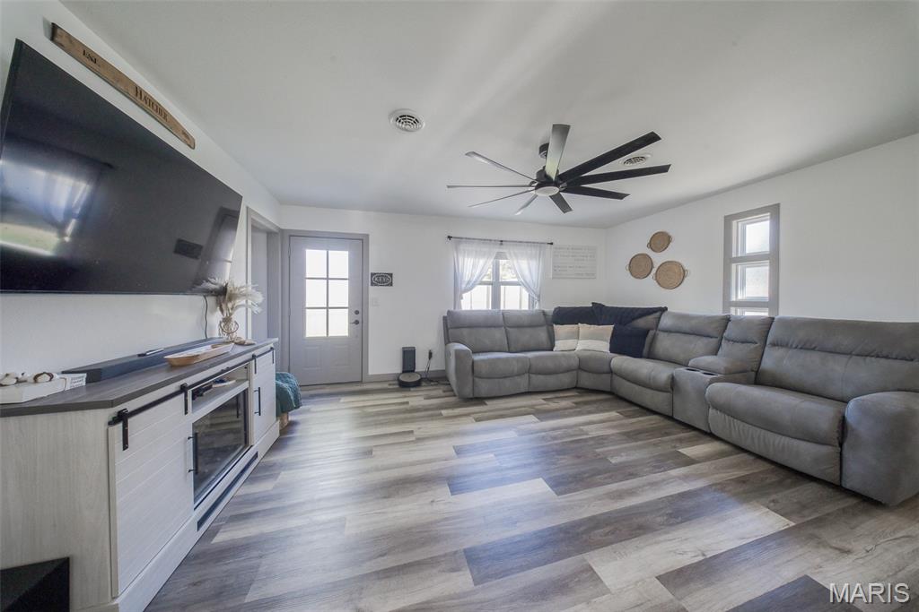 2276 Old St James Road Rolla, MO 65401 - Photo 3 of 33