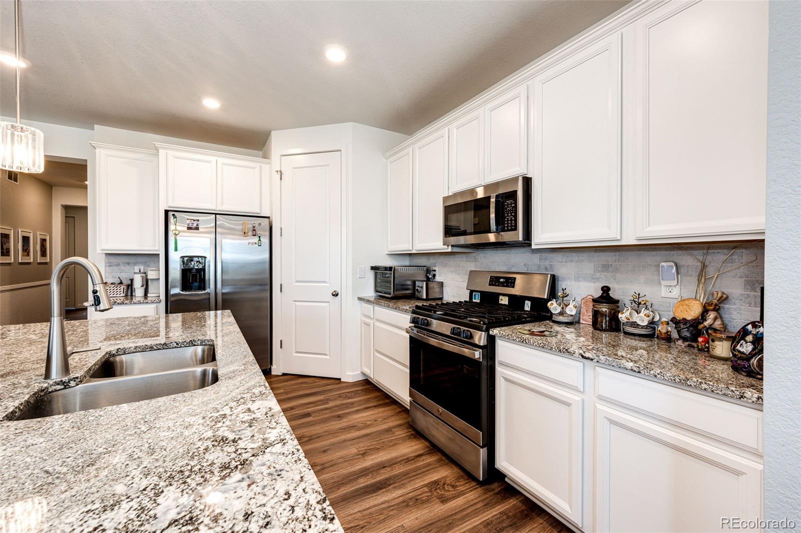 905 Pine Ridge Street Elizabeth, CO 80107 - Photo 3 of 48 Gallery Image 3