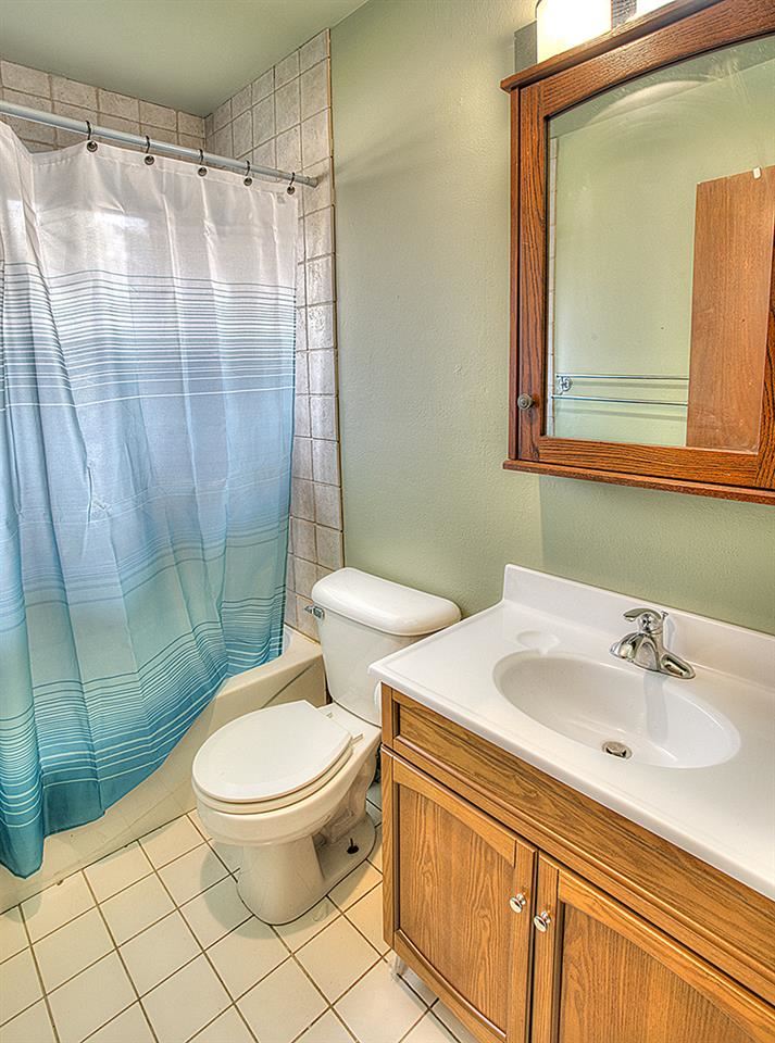 2132 West Middlebury Road Freeport, IL 61032 - Photo 11 of 19 Gallery Image 11