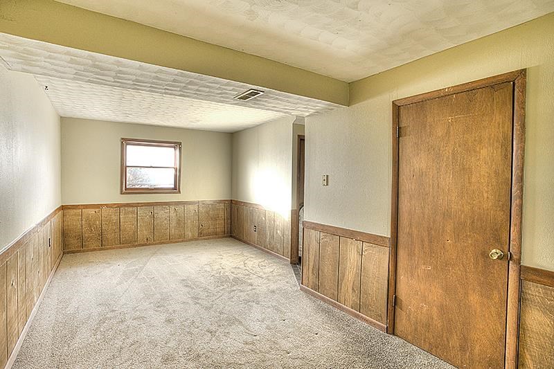 2132 West Middlebury Road Freeport, IL 61032 - Photo 12 of 19 Gallery Image 12