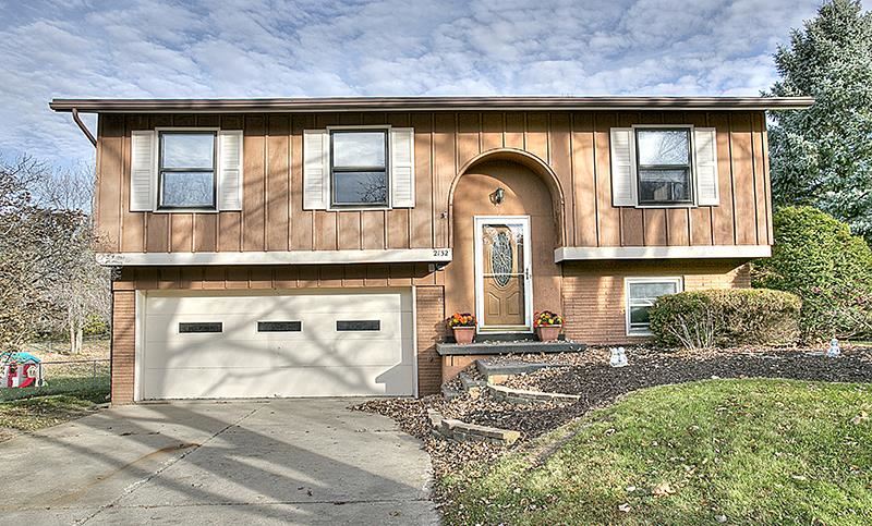 2132 West Middlebury Road Freeport, IL 61032 - Photo 3 of 19 Gallery Image 3