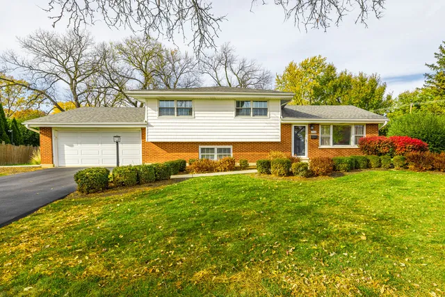 $520,000 | 5518 Wilcox Avenue, Downers Grove, IL 60516