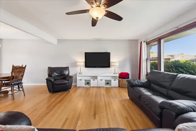 $520,000 | 5518 Wilcox Avenue, Downers Grove, IL 60516