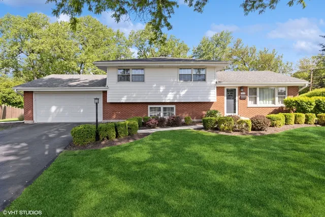 $520,000 | 5518 Wilcox Avenue, Downers Grove, IL 60516