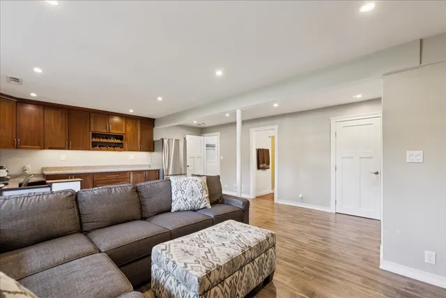 $520,000 | 5518 Wilcox Avenue, Downers Grove, IL 60516