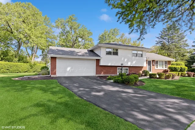 $520,000 | 5518 Wilcox Avenue, Downers Grove, IL 60516