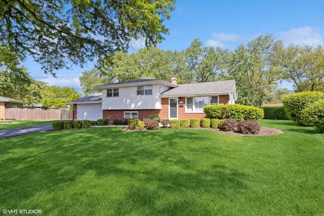 $520,000 | 5518 Wilcox Avenue, Downers Grove, IL 60516