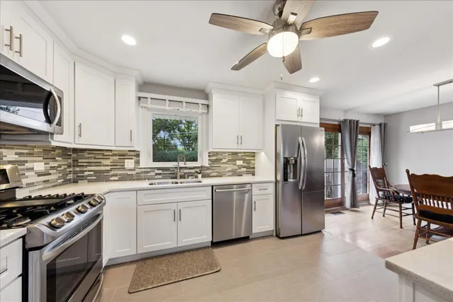 $520,000 | 5518 Wilcox Avenue, Downers Grove, IL 60516