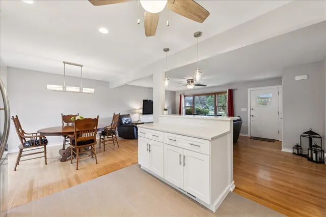 $520,000 | 5518 Wilcox Avenue, Downers Grove, IL 60516