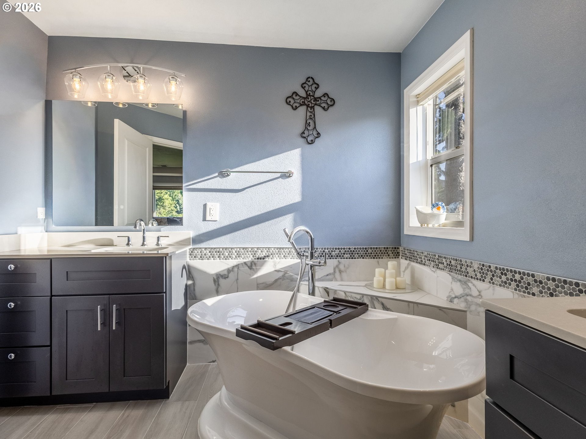 2445 Northwest 29th Avenue Camas, WA 98607 - Photo 26 of 43 Bathroom, Attached
