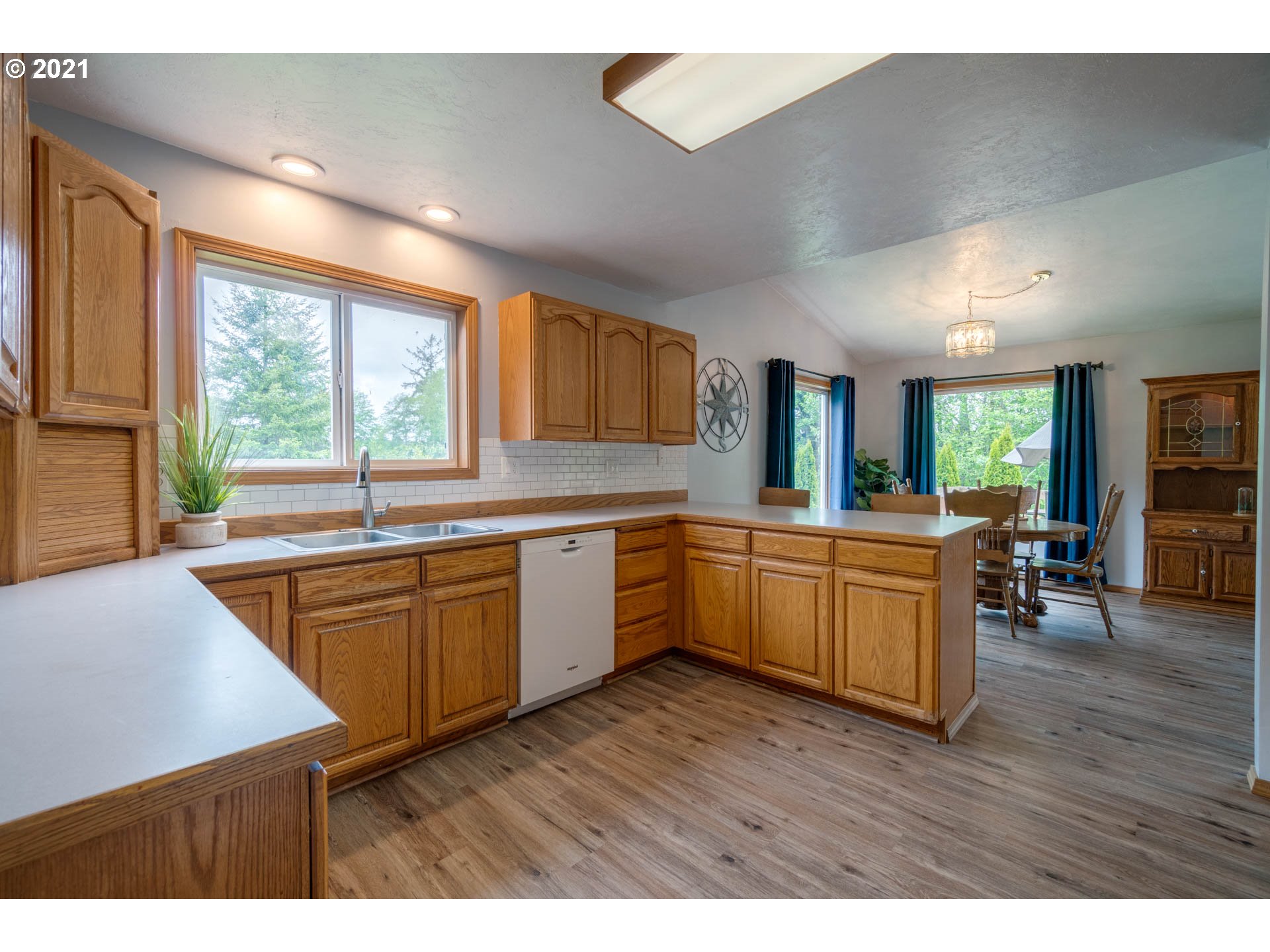 950 Southwest Ridge Road Warrenton, OR 97146 - Photo 11 of 32 Gallery Image 11