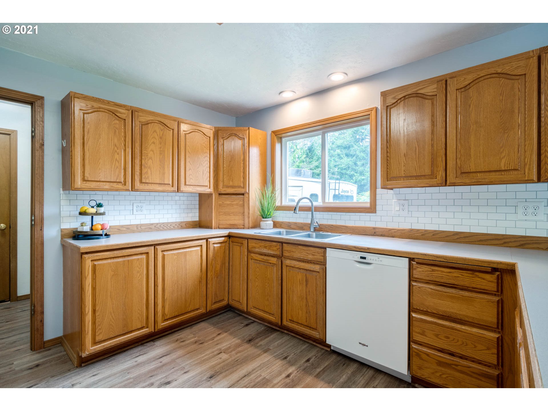 950 Southwest Ridge Road Warrenton, OR 97146 - Photo 12 of 32 Gallery Image 12