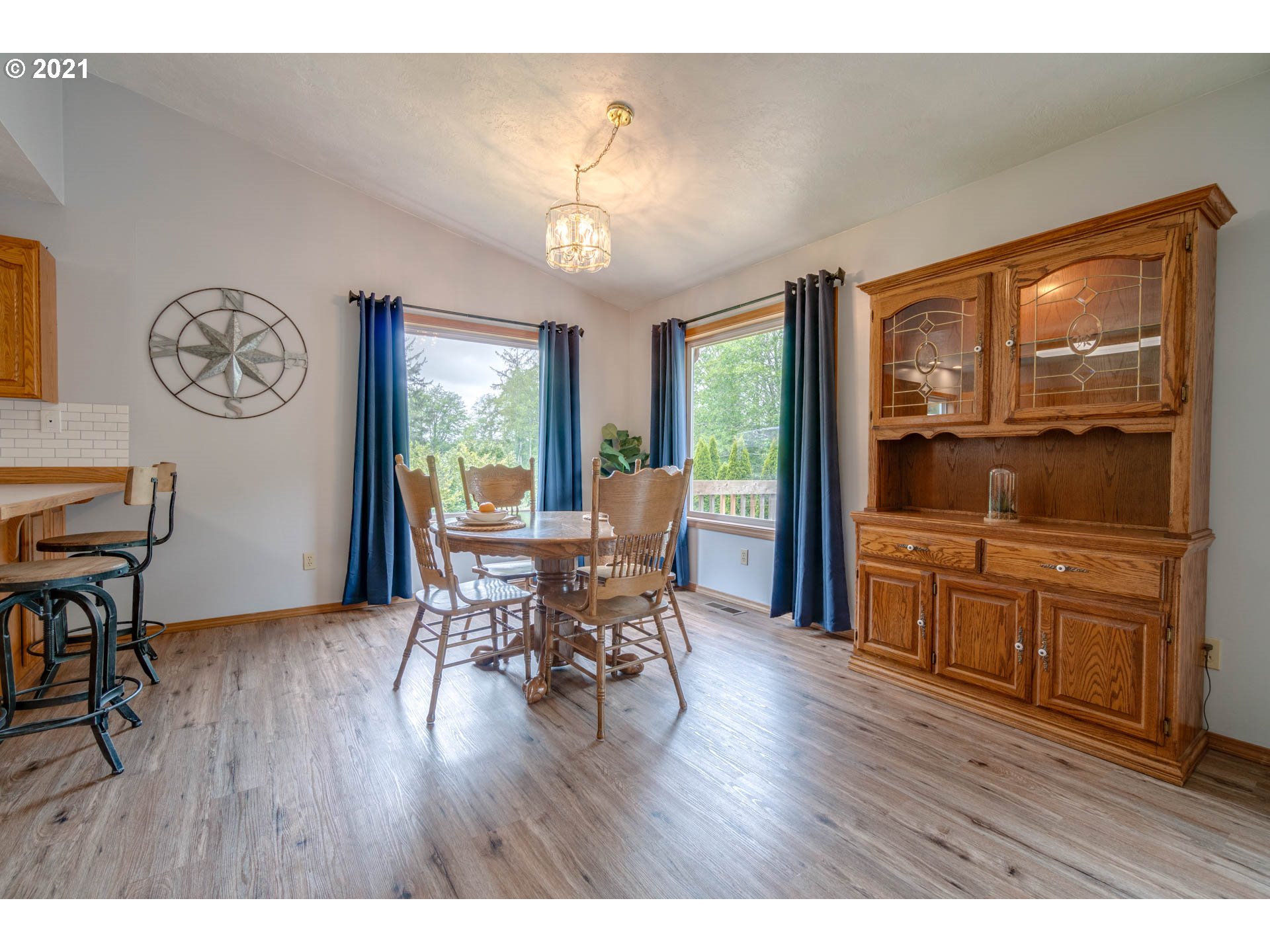 950 Southwest Ridge Road Warrenton, OR 97146 - Photo 7 of 32 Gallery Image 7