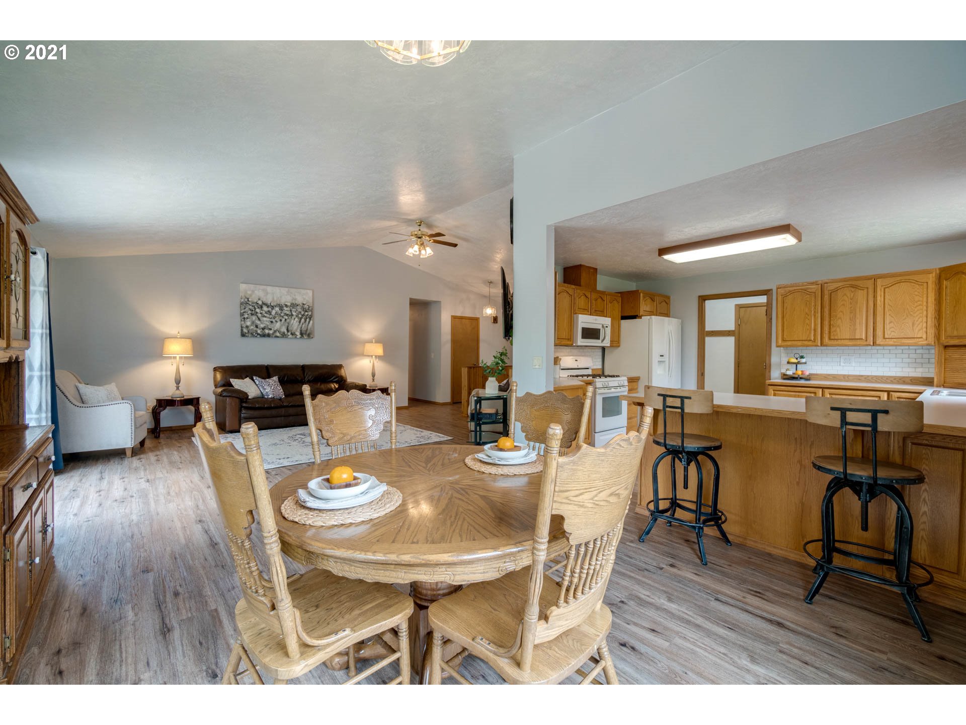 950 Southwest Ridge Road Warrenton, OR 97146 - Photo 9 of 32 Gallery Image 9