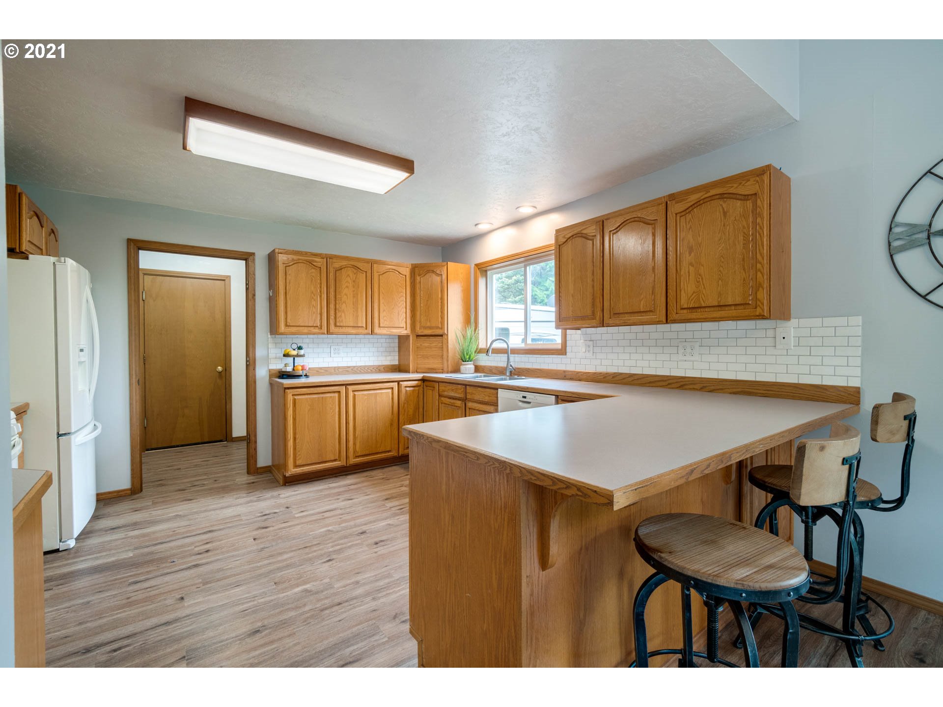950 Southwest Ridge Road Warrenton, OR 97146 - Photo 10 of 32 Gallery Image 10