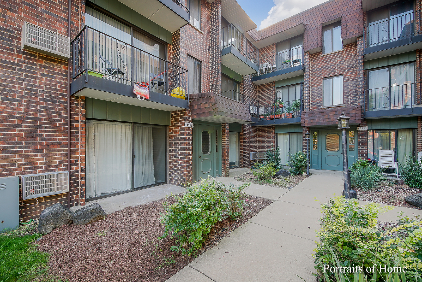 4946 Douglas Road, Unit 302 Downers Grove, IL 60515 - Photo 2 of 10