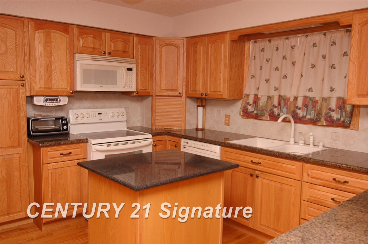 5775 North Graham Road Freeland, MI 48623 - Photo 4 of 28