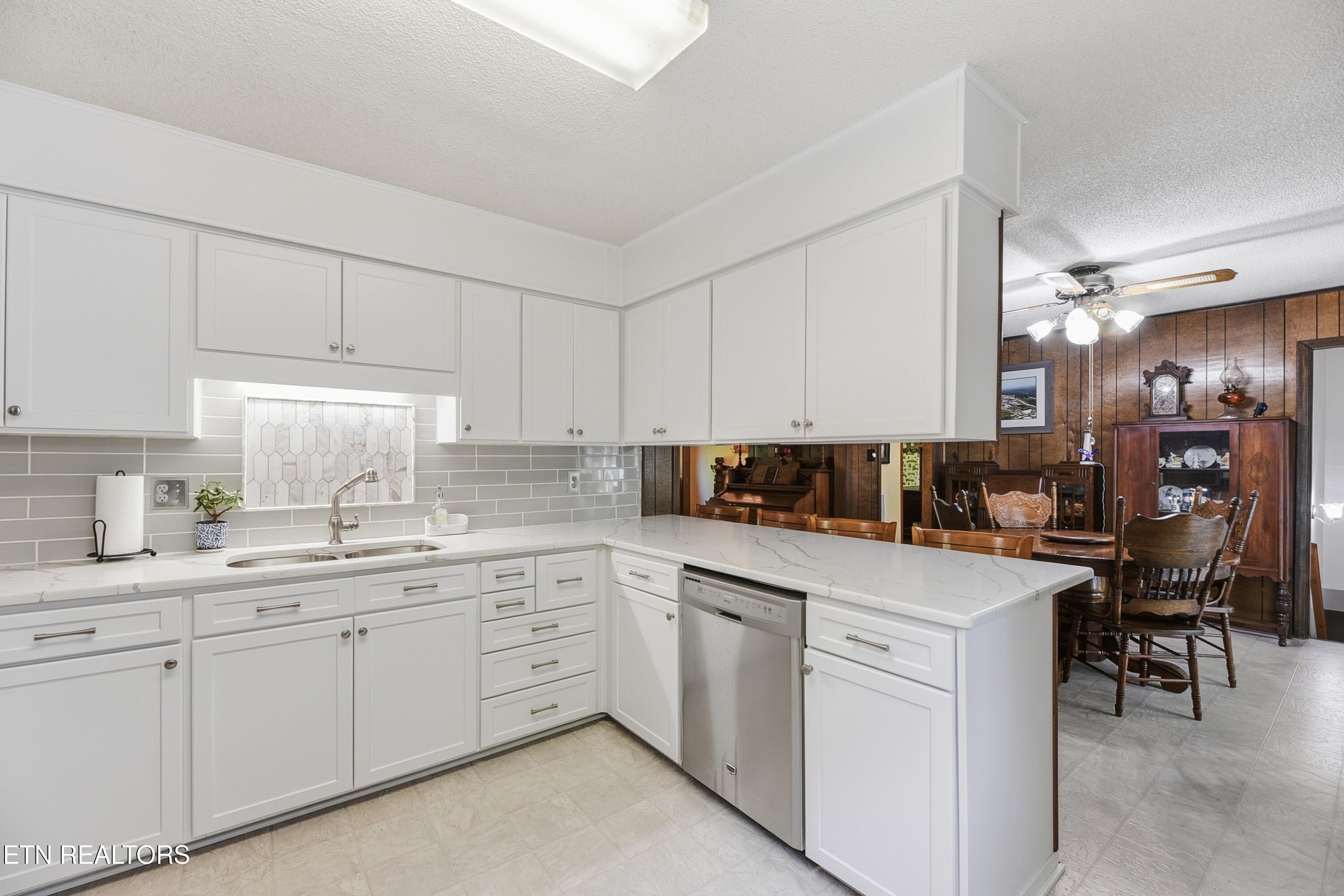 221 Sherwood Road Powell, TN 37849 - Photo 12 of 40 Newly Renovated