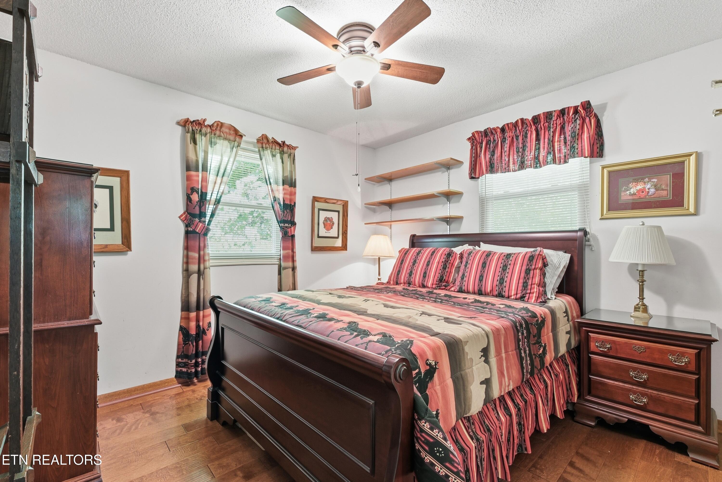 221 Sherwood Road Powell, TN 37849 - Photo 22 of 40 Bedroom 3