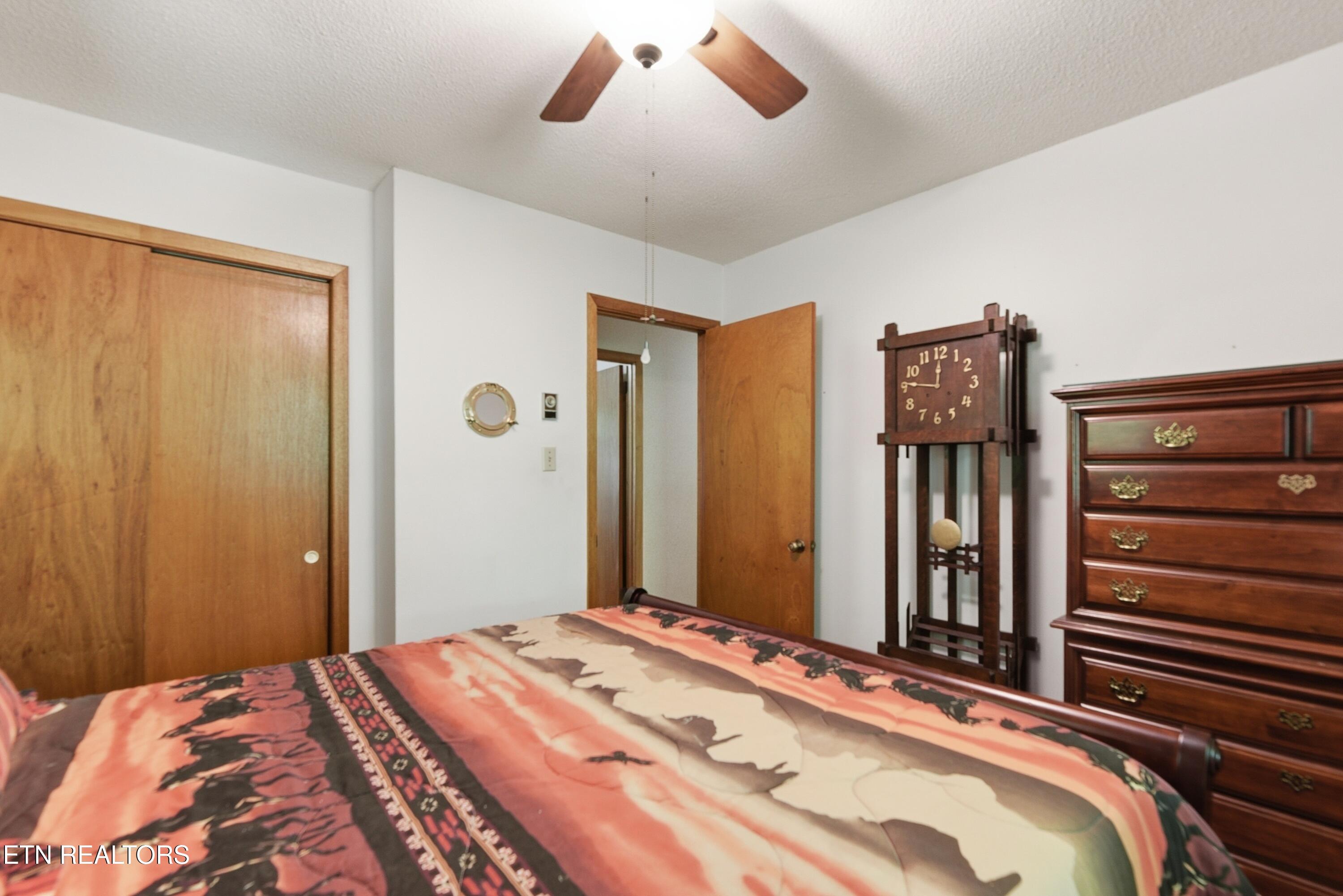 221 Sherwood Road Powell, TN 37849 - Photo 23 of 40 Bedroom 3