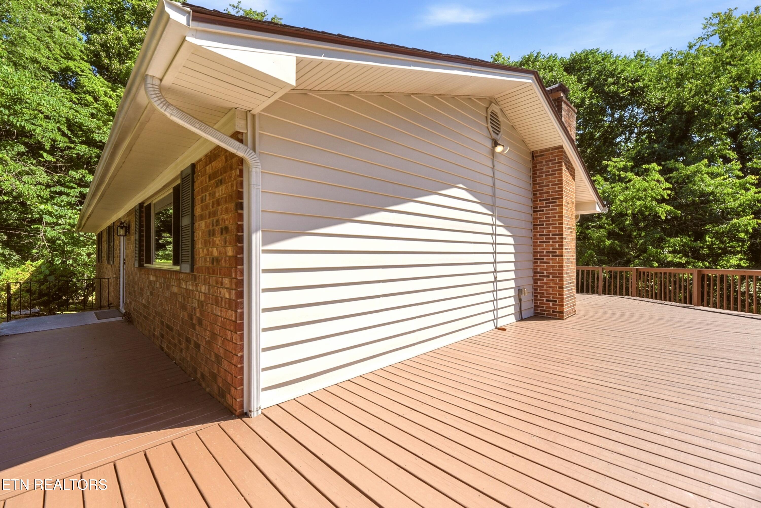 221 Sherwood Road Powell, TN 37849 - Photo 39 of 40 Deck