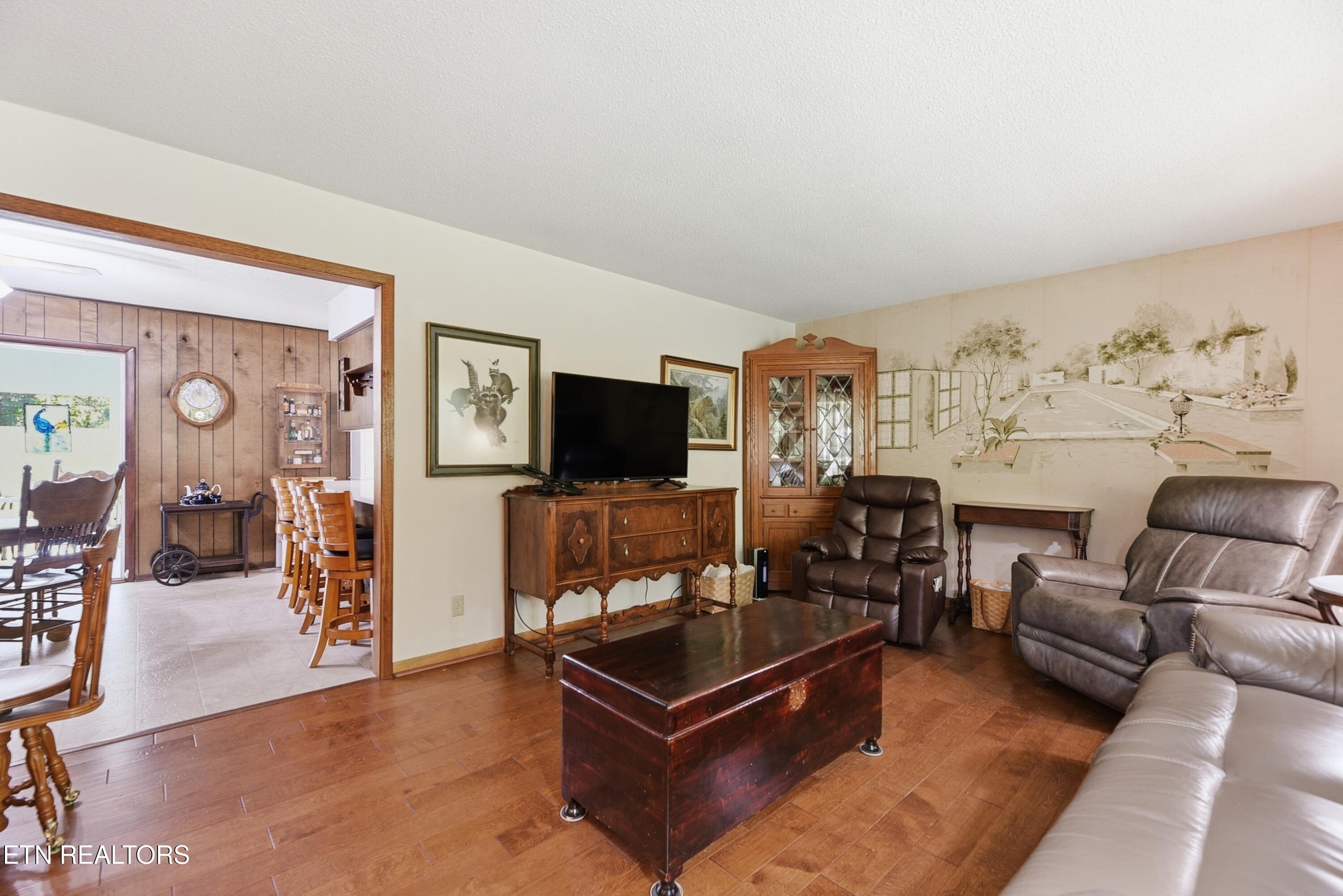 221 Sherwood Road Powell, TN 37849 - Photo 5 of 40 Family Room