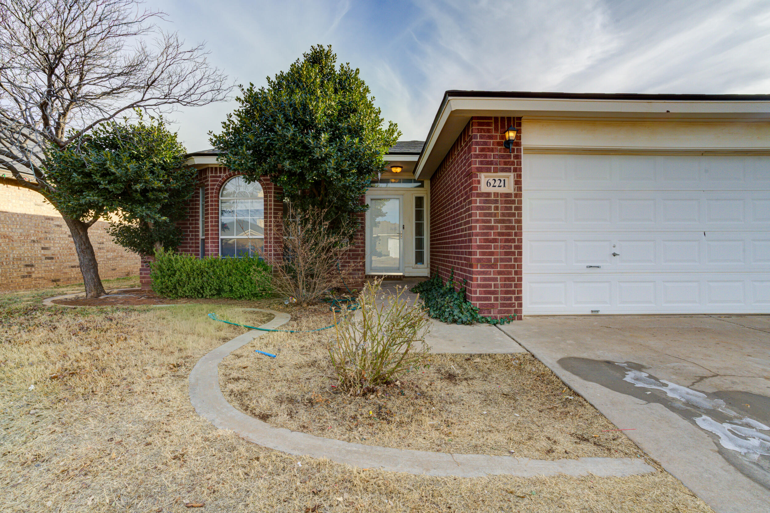 6221 18th Street Lubbock, TX 79416 - Photo 3 of 48 a view of a bird bath