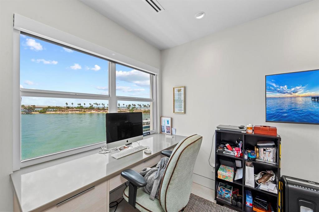 226 Golden Gate Point, Unit 33 Sarasota, FL 34236 - Photo 12 of 39