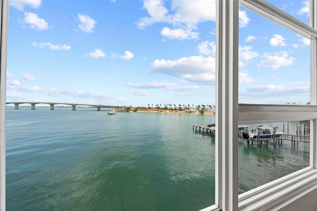 226 Golden Gate Point, Unit 33 Sarasota, FL 34236 - Photo 28 of 39