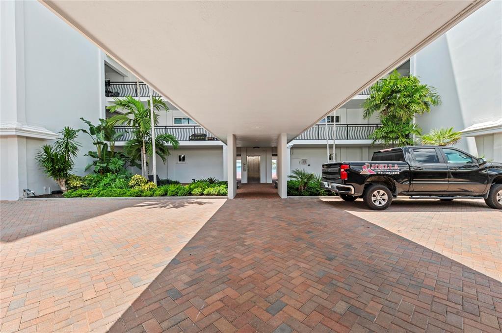 226 Golden Gate Point, Unit 33 Sarasota, FL 34236 - Photo 36 of 39