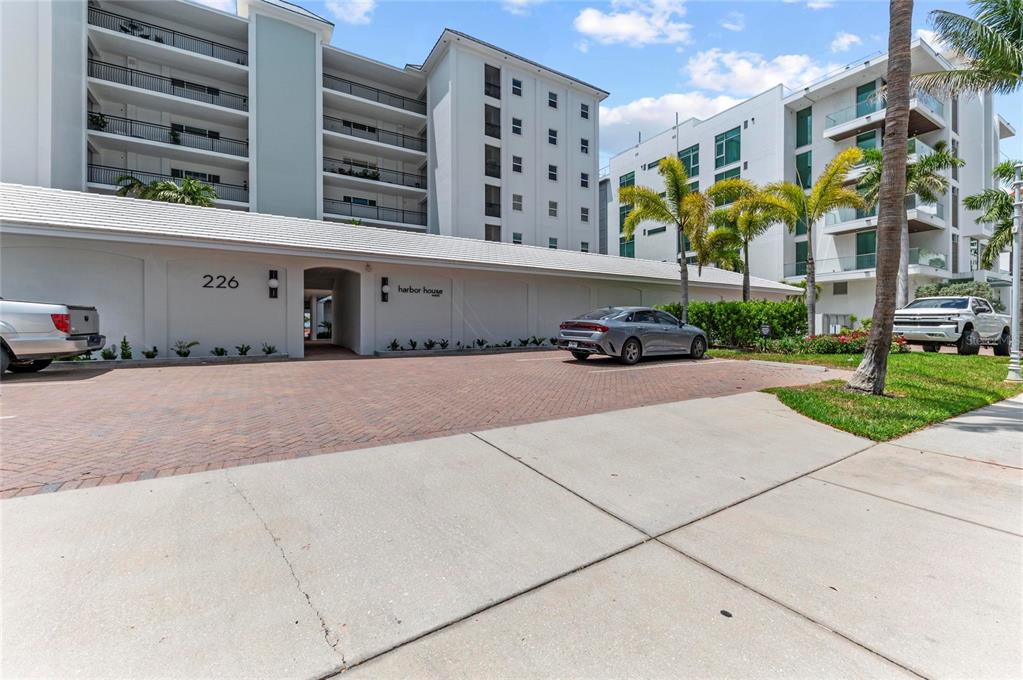 226 Golden Gate Point, Unit 33 Sarasota, FL 34236 - Photo 5 of 39