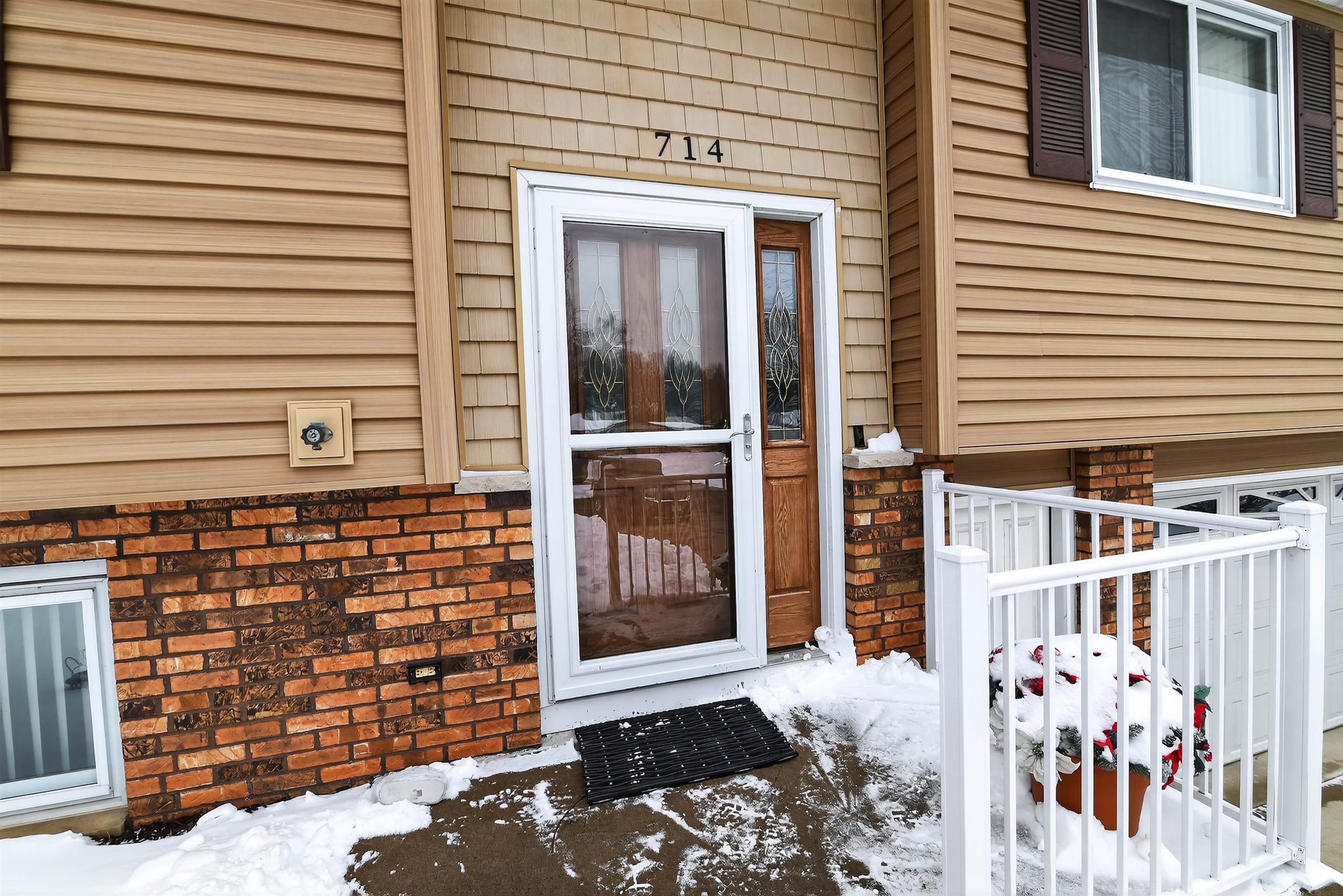 714 Willow Run Street Cottage Grove, WI 53527 - Photo 2 of 62